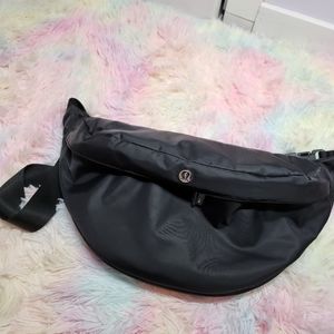 Lululemon large classic belt bag 3.5